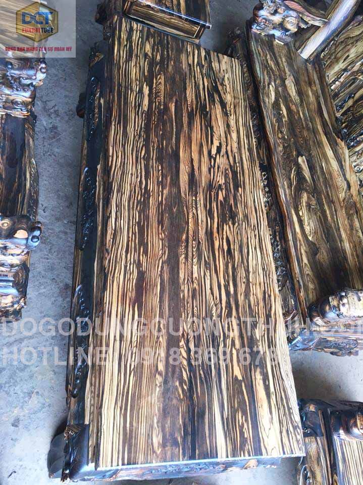 Bàn ghế mun sọc