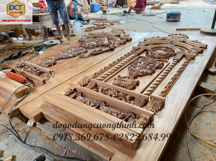 mau cua di 2 canh hoang gia co dien