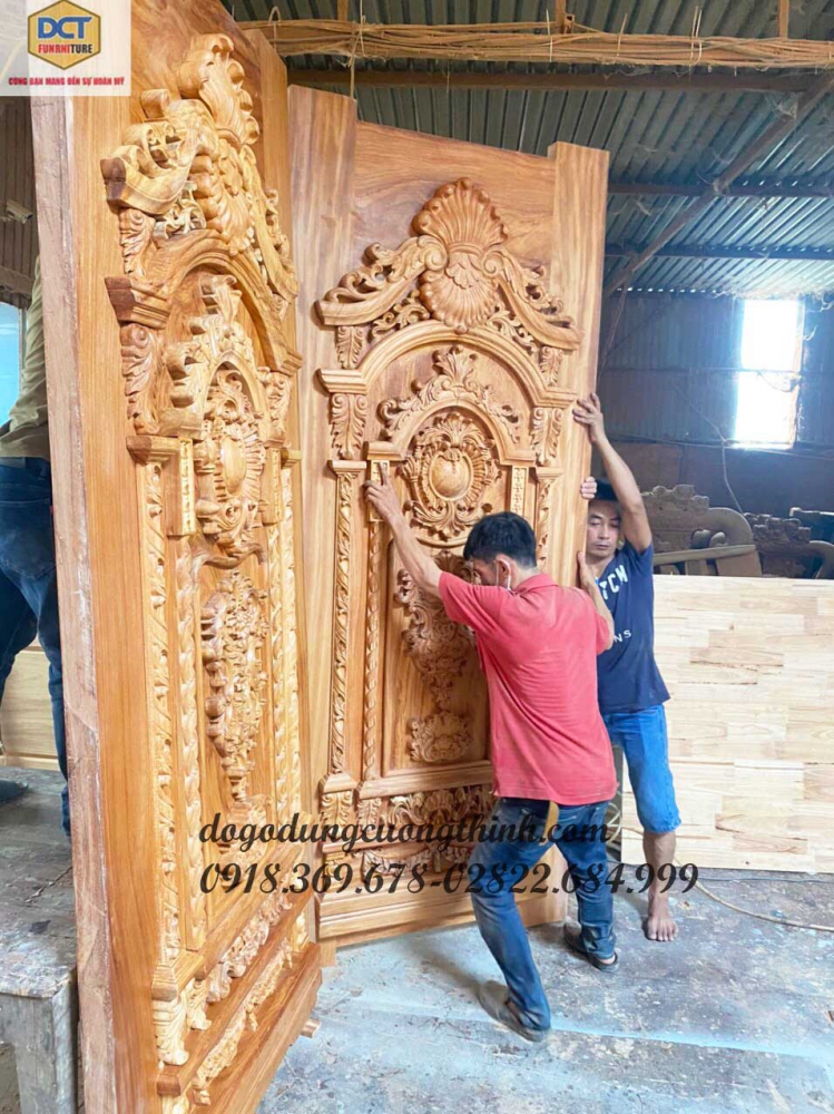 mau cua di 2 canh hoang gia co dien