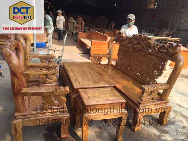 ban ghe phong khach hep
