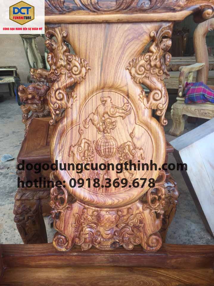 triện câm lai cột 12