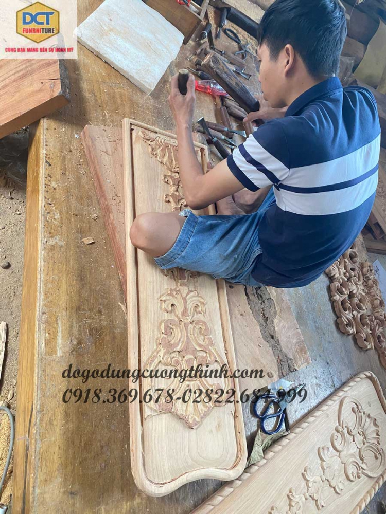 canh cua phong khach co dien
