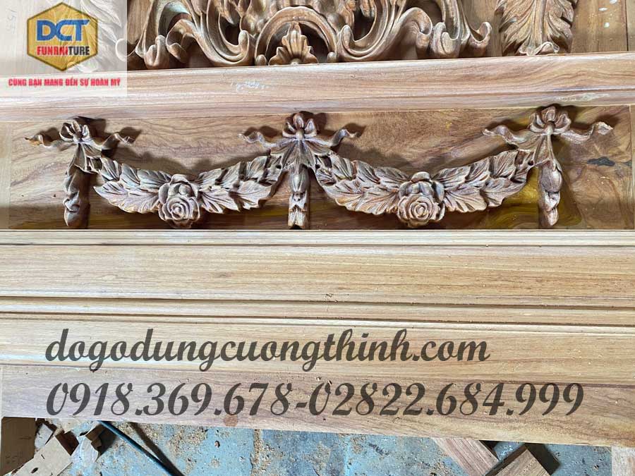 mau cua di 2 canh hoang gia co dien