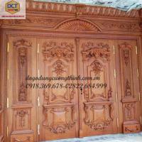 canh cua phong khach co dien