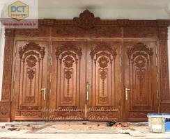 Bộ cửa chính 4 cánh cổ điển hoàng gia cao cấp gỗ gõ đỏ CC37GD