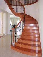 cầu thang gỗ căm xe