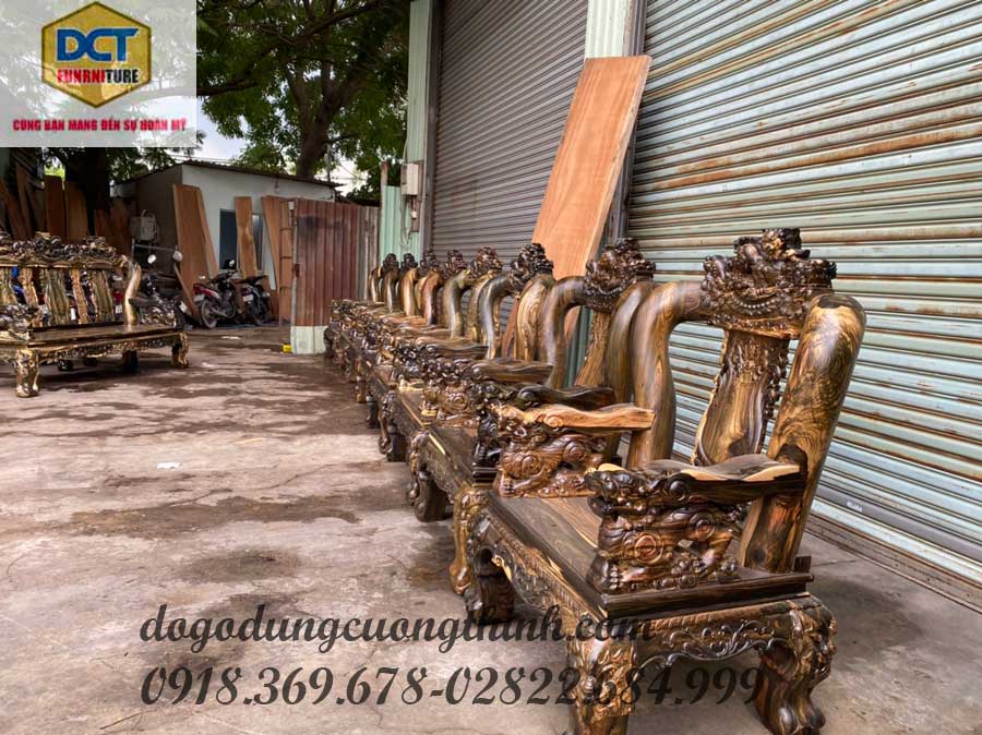 salon gỗ mun tay 14 chạm nghê