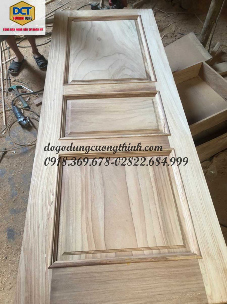 MẪU CỬA PHÒNG TÂN CÔ ĐIỂN ĐƠN GIẢN GỖ GÕ ĐỎ CP39GD