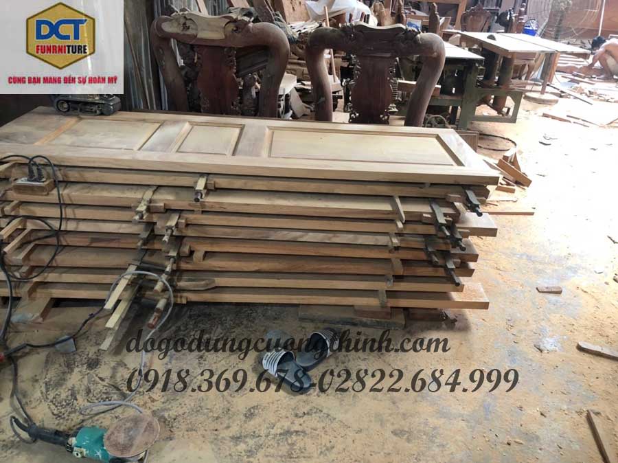 MẪU CỬA PHÒNG TÂN CÔ ĐIỂN ĐƠN GIẢN GỖ GÕ ĐỎ CP39GD