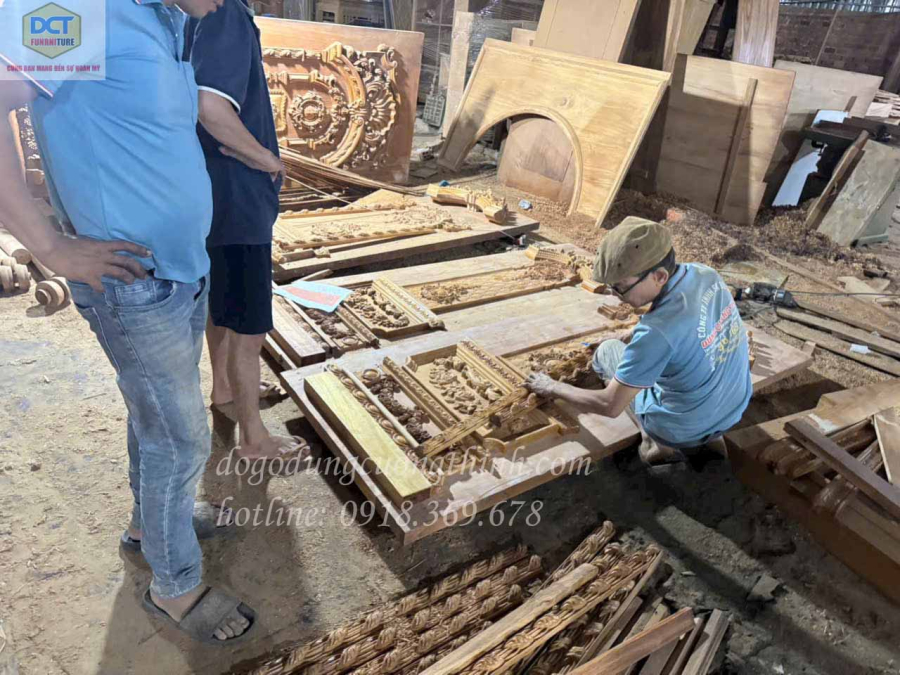 Hoàn thiện bộ cửa cổ điển đẳng cấp
