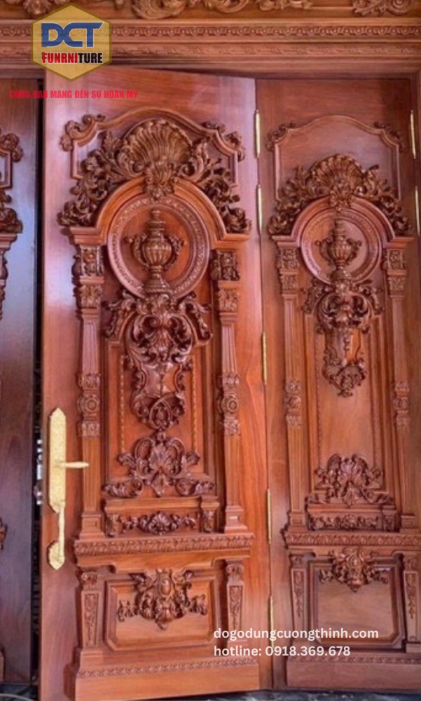 bo-cua-chinh-co-dien-cao-cap